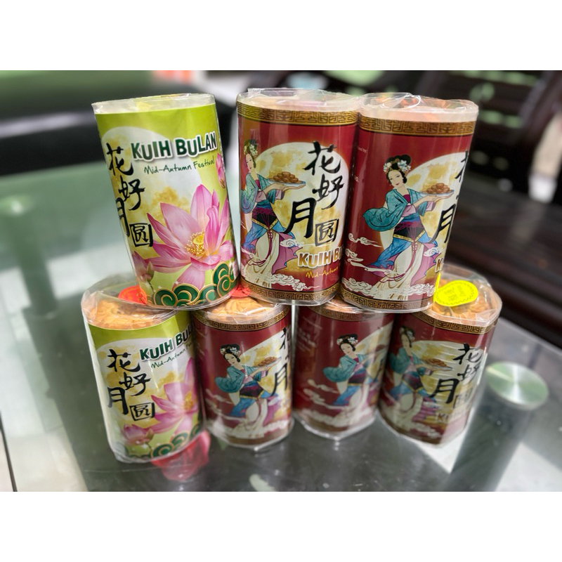 

MOON CAKE IMPORT MALAYSIA / KUE BULAN 1 BKS ISI 4 PCS / Kue moon cake enak/ Kue bulan / Tong ciu pia ada 6 pilihan rasa import malaysia