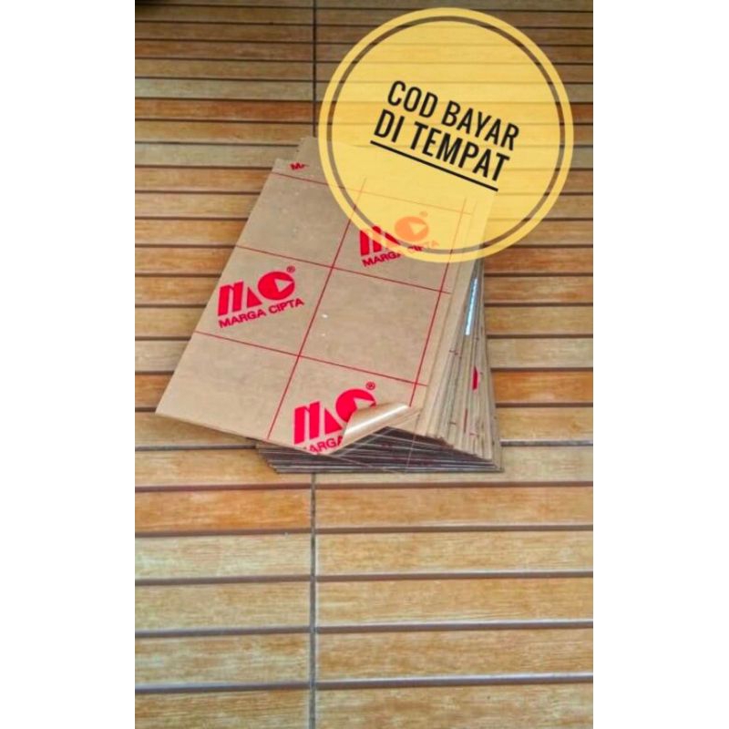 

Akrilik tebal 2mm ukuran 30x20cm