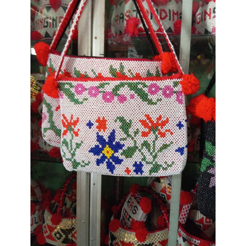 Tas Hadangan. manikmanik motif kristik