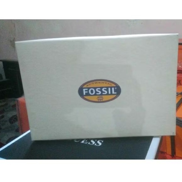 

box tas ukuran 30x20x4cm