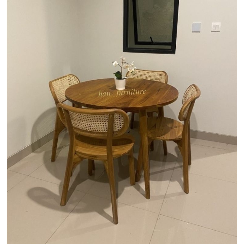SET MEJA BULAT KURSI ROTAN KAYU JATI JEPARA
