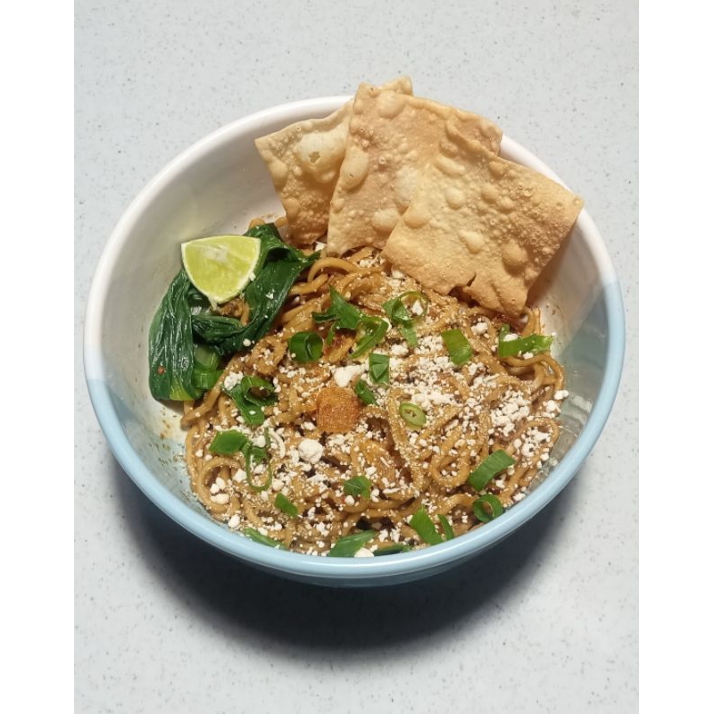 

Mie Pedas Pangsit