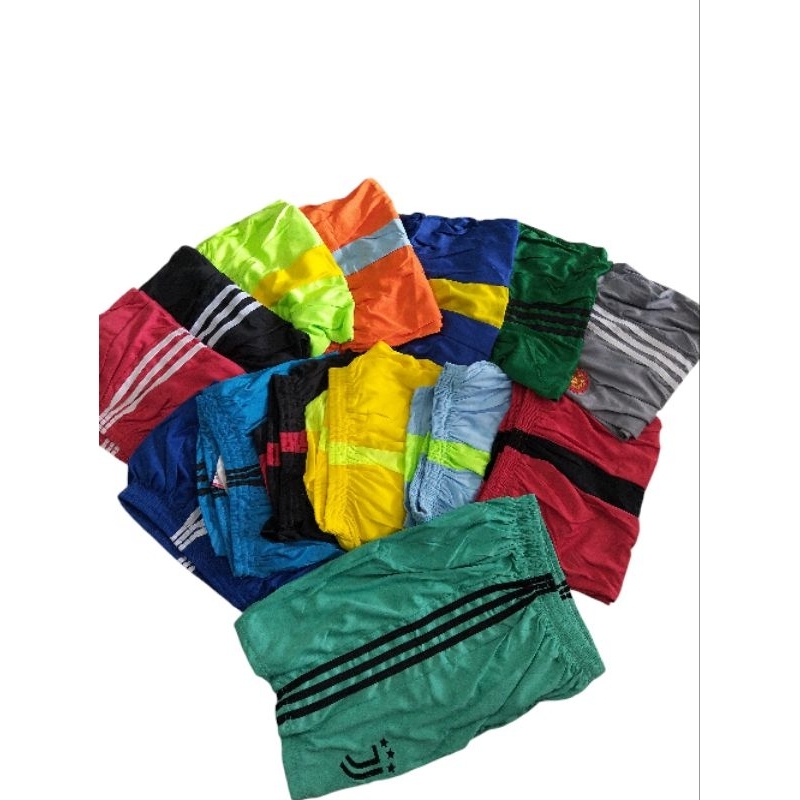 Celana pendek bola