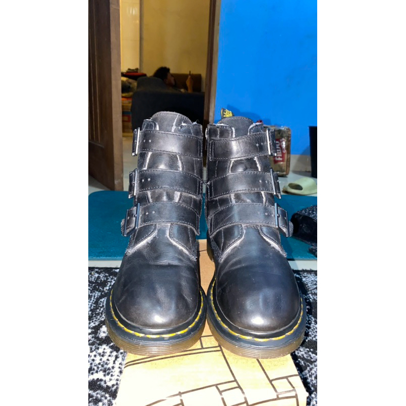 dr martens billie black, buckle up boots second boots kulit