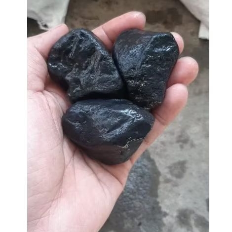 Batu Hitam Batu Kali/Sungai River Stone Aquarium Aquascape Taman 500gr