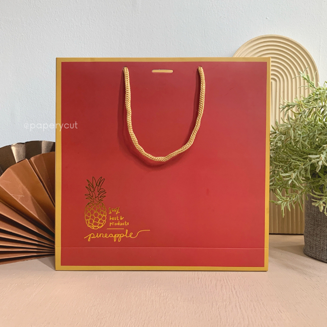 

Paperbag Kotak Kue Box Hampers Souvenir mooncake Imlek Natal Lebaran - 23 x 5 x 23 cm- PB NANAS