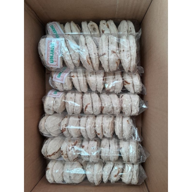 

Sagon bakar makanan tradisional 1 dus 20 pack x 10 pcs