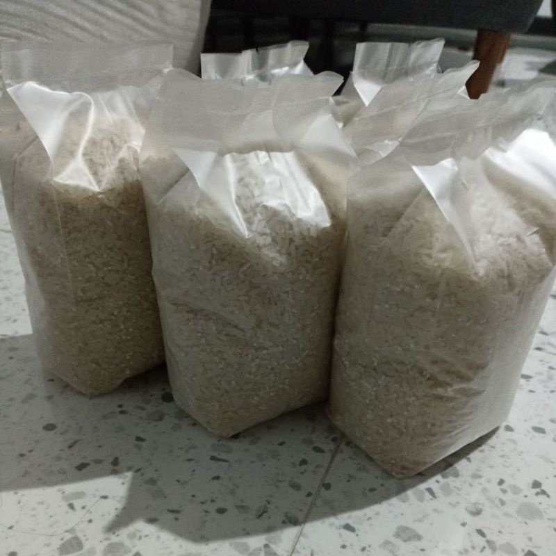 

Beras petani lokal hasil selyp sendiri..