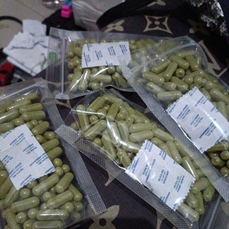 Kapsul Daun Kelor / Moringa Isi 100 AsliI Alami Bermanfaat Herbal 100%