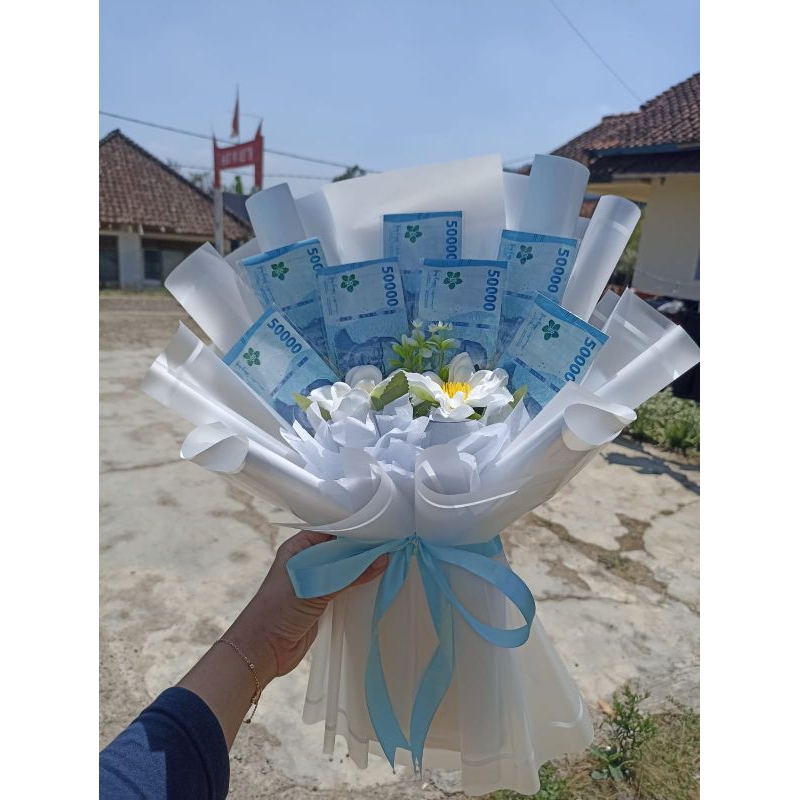 Buket Uang 50 ribuan / Kado Wisuda /Buket wisuda /kado ulang tahun /Buket