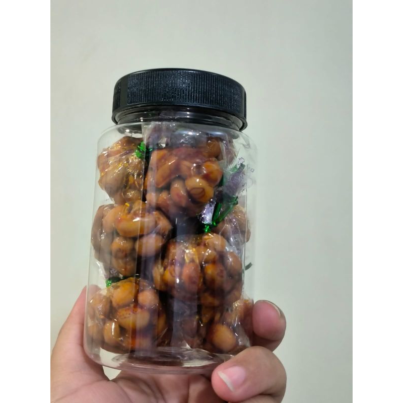 

kacang pedas manis