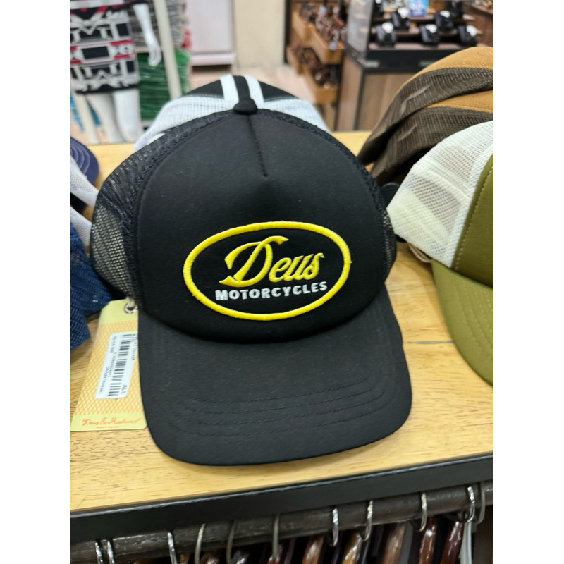 TOPI PRIA DEUS EX MACHINA ORIGINAL