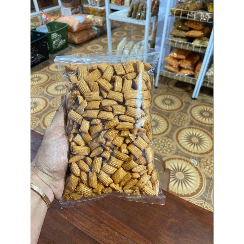 

Cemilan pangpang manis gurih nurmajayasnack