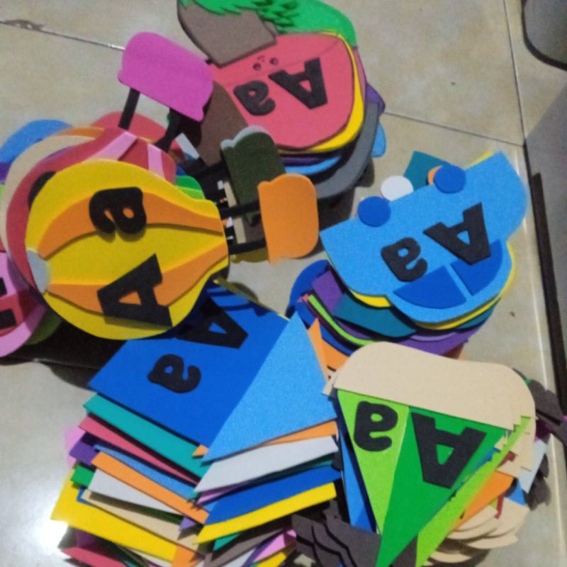 

Hiasan kelas TK/PAUD dan SD hiruf kapital dan abjad (Aa-Zz)