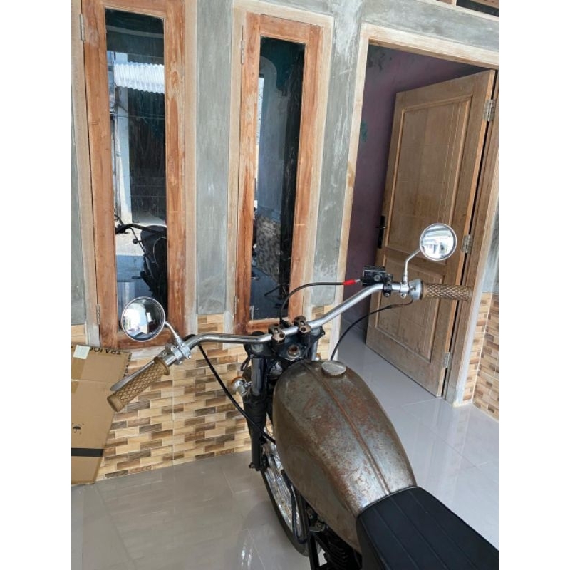 Stang Motor British Trump Tracker Custom Bobber Aksesoris Bodi
