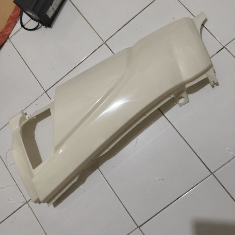 CORNER PANEL HINO 500 LH (PIPI HINO 500 SEBELAH KIRI )