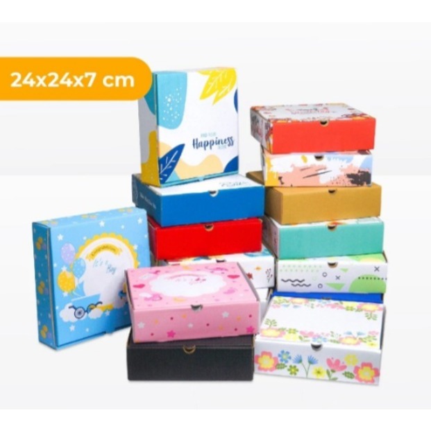 

Box Hampers Kardus Kotak Kado Dus Abstrak Packaging Parcel Uk 24x24x7 cm