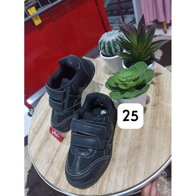 SEPATU ANAK CROCODILE