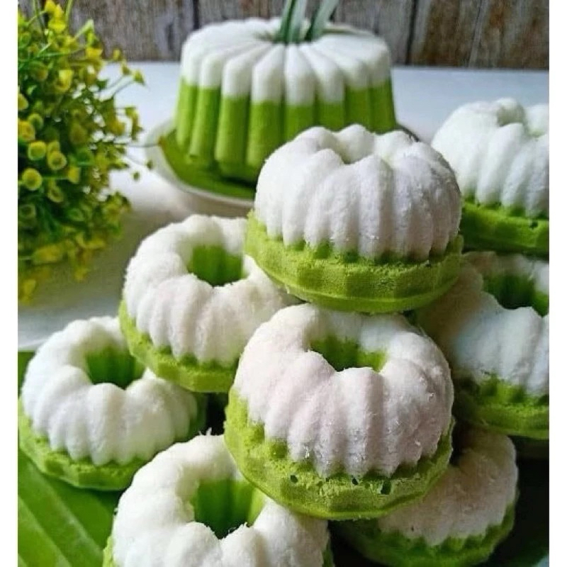 

Kue Putu Ayu / Kue Subuh / Kue Basah / Jajanan Pasar Senen