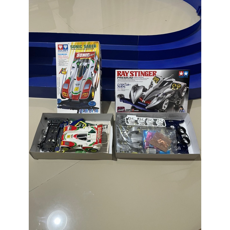 tamiya ray stinger premium belum rakit minus sayap dan auldey sonic saber sudah rakit