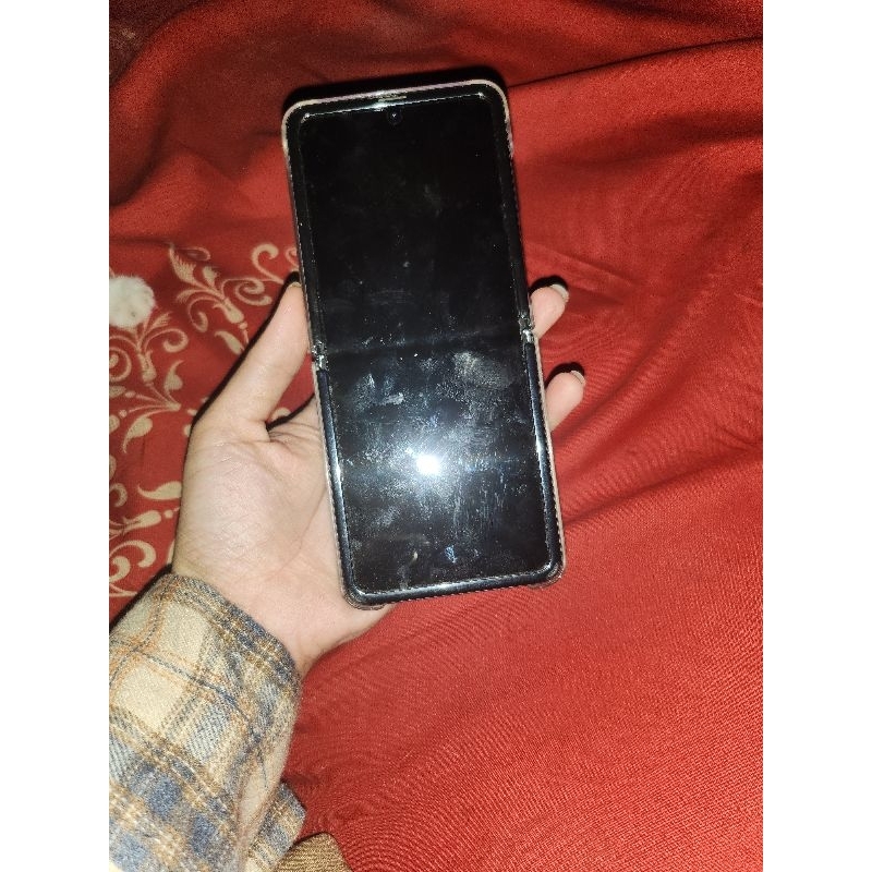 samsung galaxy z flip 1 minus garis