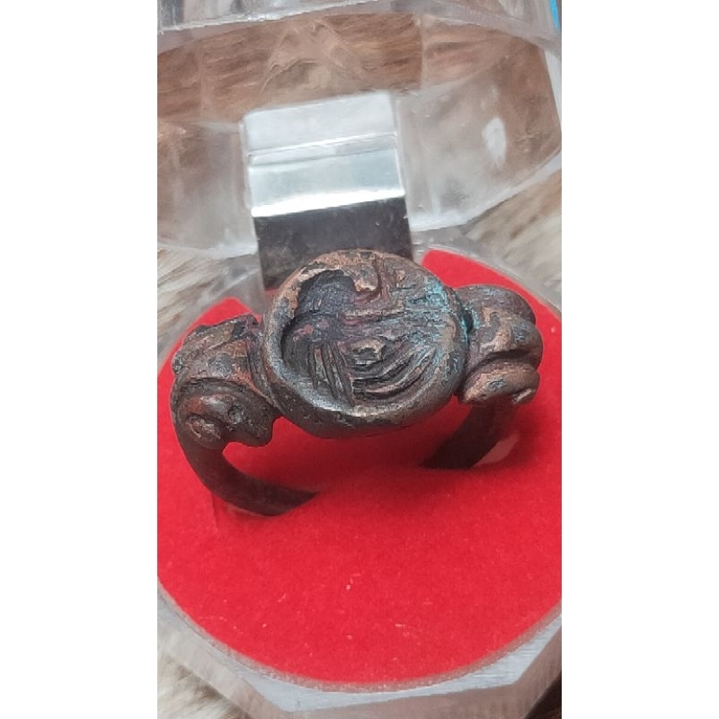 Cincin kerajaan temuan motif stempel burung merak Rere item