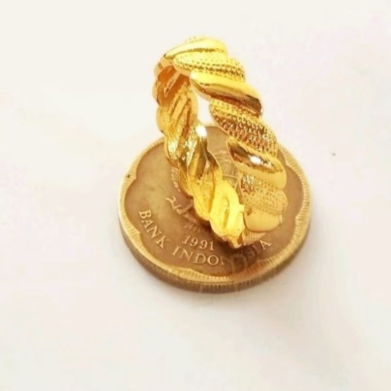 Cincin Terbuat Dari Koin Logam Berlapis Emas 24K ANTI KARAT