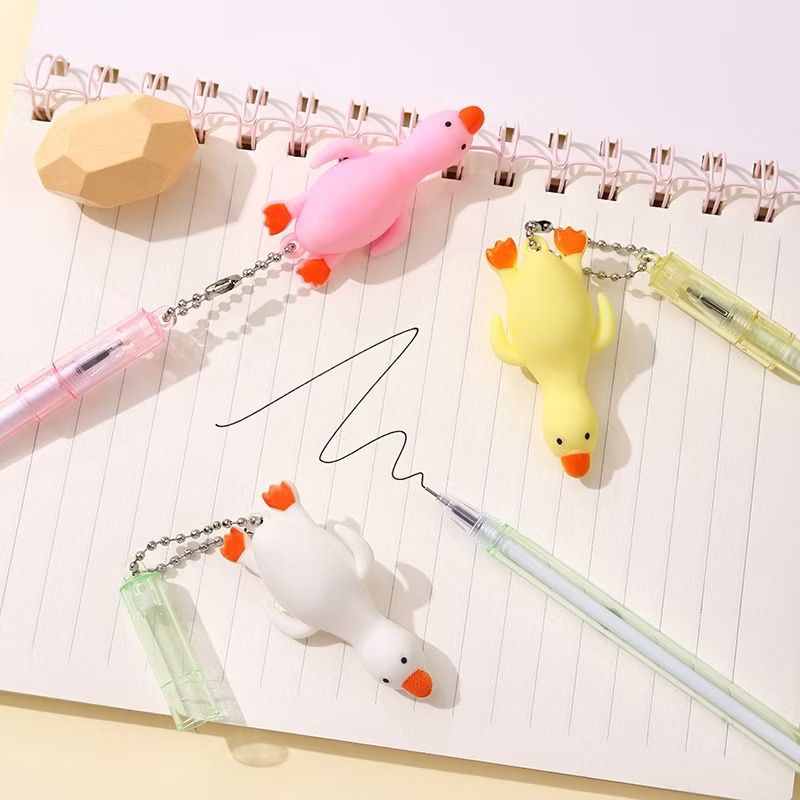 Pullpen Lucu Aesthetic Gantungan Karakter Bebek Pulpen Lucu