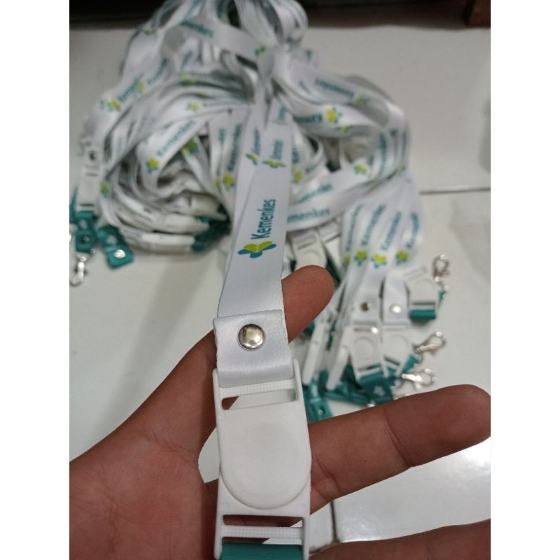

Tali ID Card Kalung Id card Kemenkes Free casing Id card atribut kemenkes