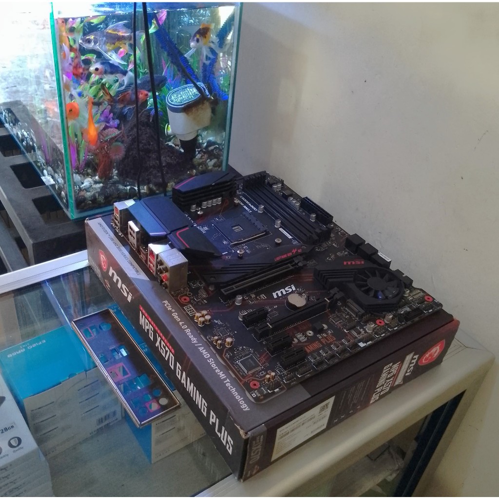 Motherboard MSI MPG X570 GAMING PLUS - Kompatibel dengan Prosesor Ryzen 3-9 Gen