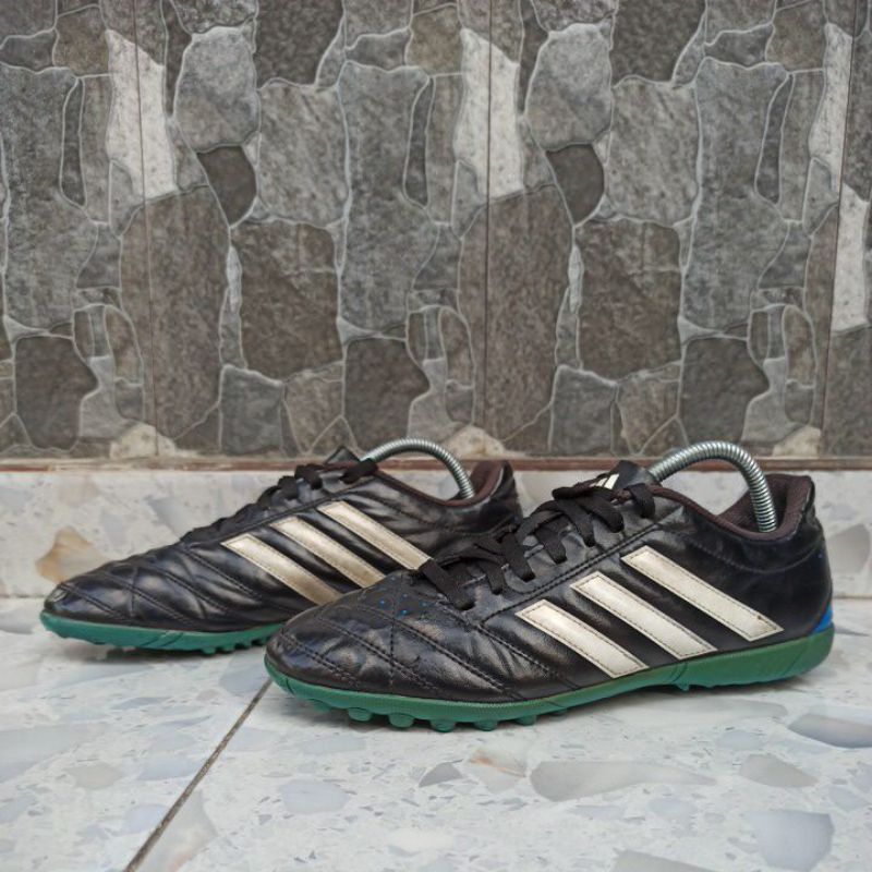 Sepatu FUTSAL ADIDAS ORIGINAL 100% Second