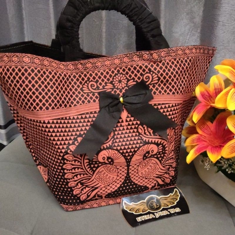 

tas hajatan batik mewah premium (EH)box 22x22 harga per psc