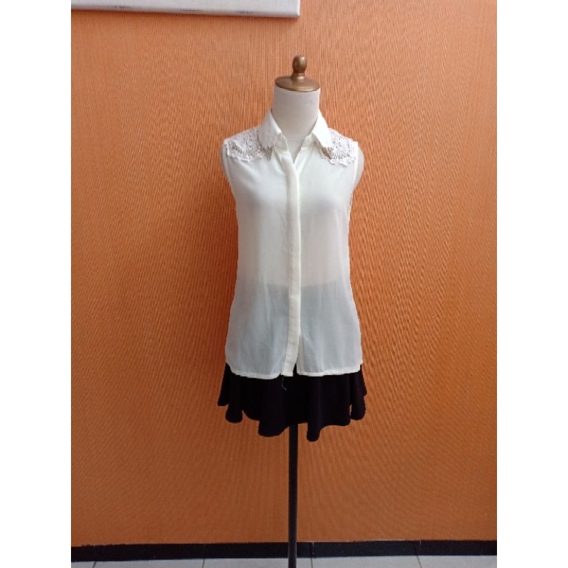 atasan kemeja wanita putih ZARA cewek M kutung MEWAH belakang brokat