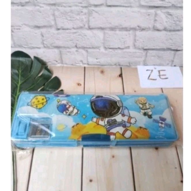 

Tepak magnet Plus Rautan Tempat Pensil