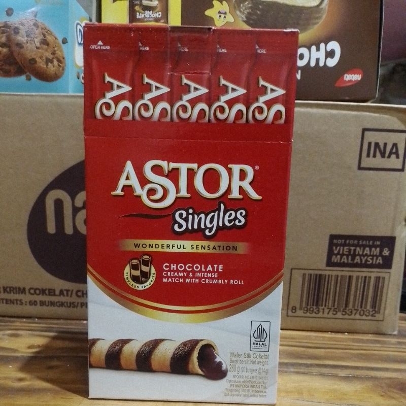 

Astor singles wafer stik coklat 1box