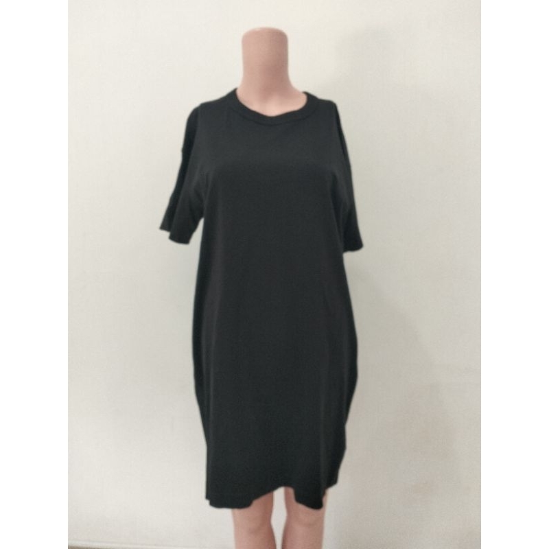 PRELOVED UNIQLO DRESS KAOS HITAM