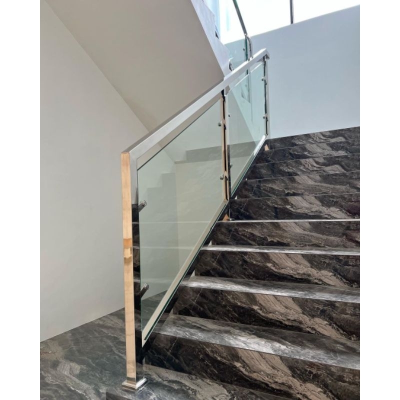 Railing tangga kaca stainless dan balkon kaca mewah