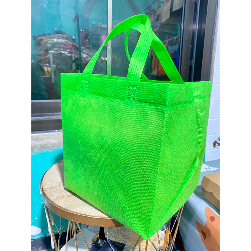 

(1 PACK = 60 PCS) GOODIE BAG HAJATAN SPUNBOND 60 GSM 22x22 CM TINGGI 25 CM/ TAS HAJATAN / GOODIEBAG / TAS SPUNBOND TERMURAH / TAS HAJATAN TERMURAH / TAS PARCEL / TAS HAMPERS / TAS BINGKISAN