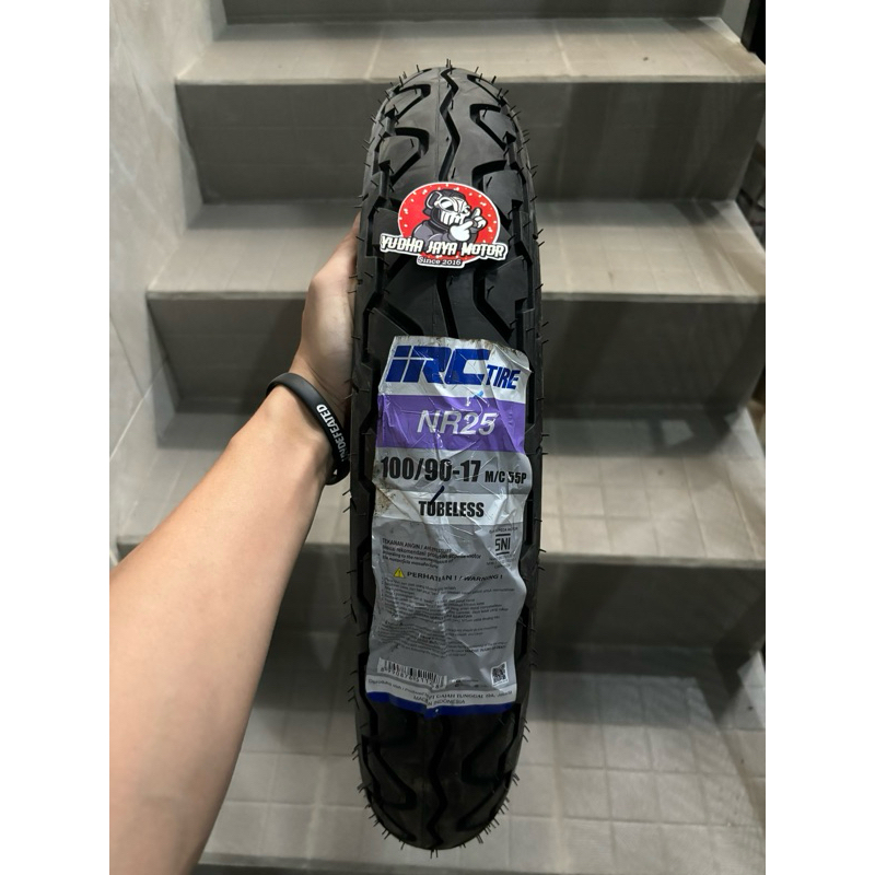 Ban Luar Verza 100/90-17 (NR25) Tubeless IRC
