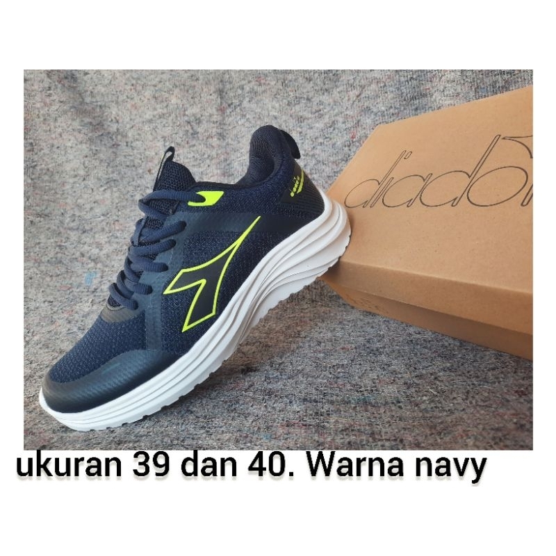 sepatu sport olahraga cowok sepatu runing pria diadora hiram navy