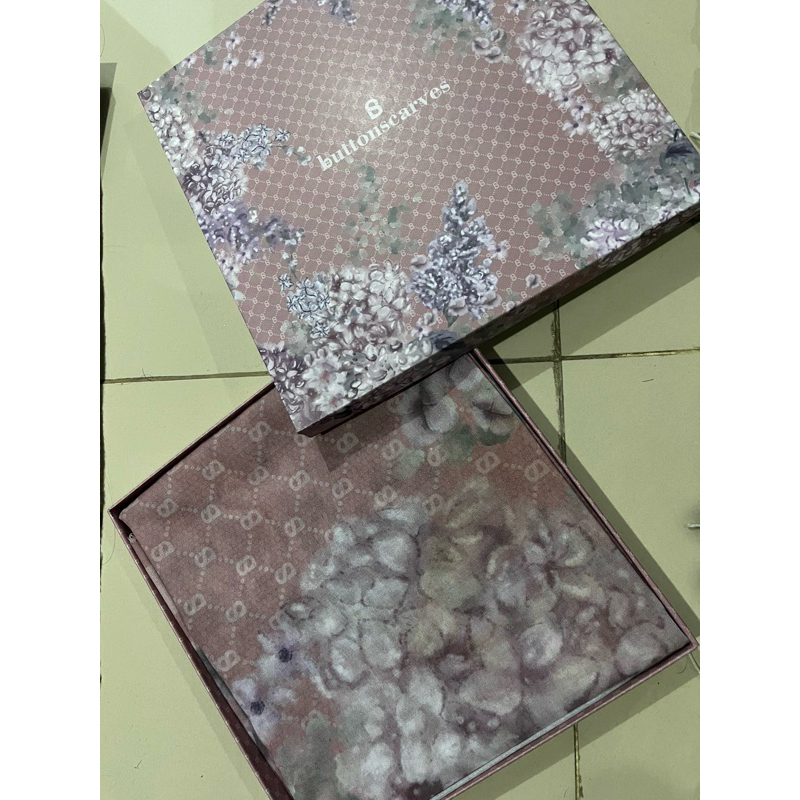 Hydrangea Rabe Voal Square