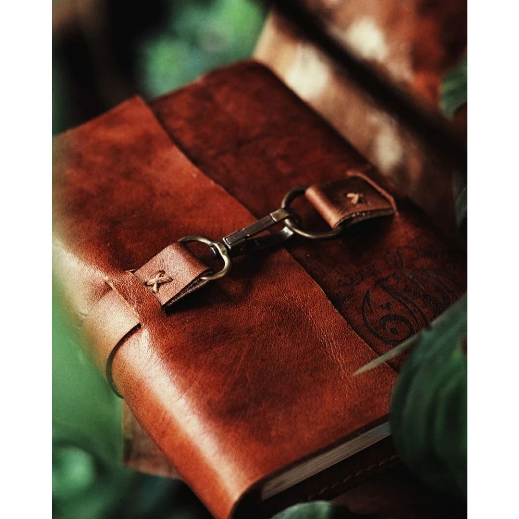 Alquran Custom Nama Tajwid Warna Terjemah/Cover Kulit Asli/Carabiner Series