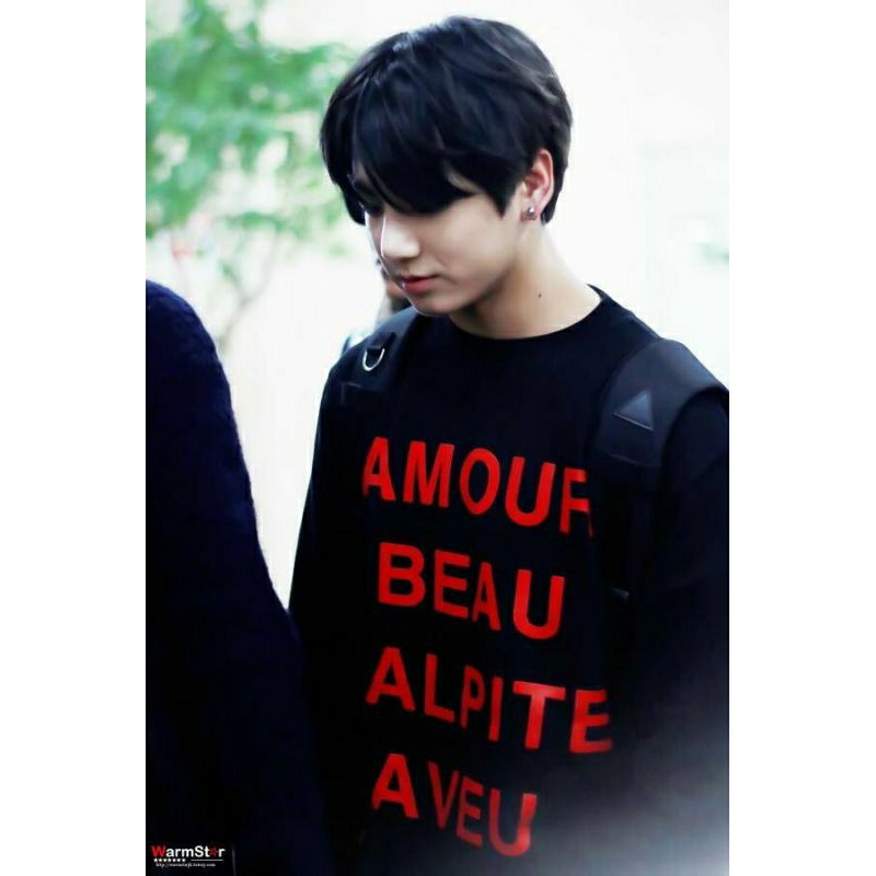 Crewneck charms BTS jungkook second vgc