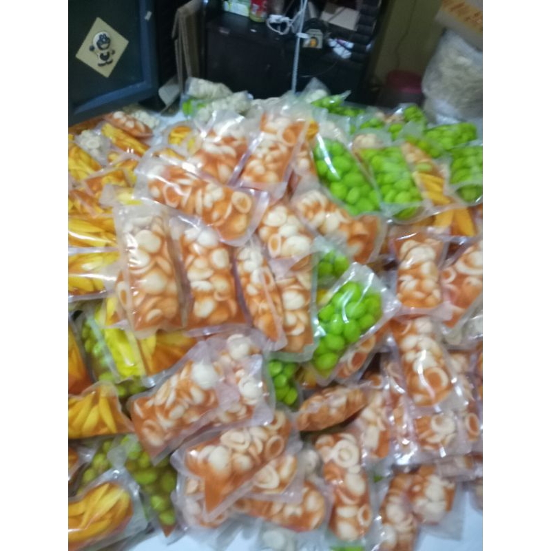 

manisan mangga salak dondong .isi 40pcs..harga khusus yg mau di jual LG..