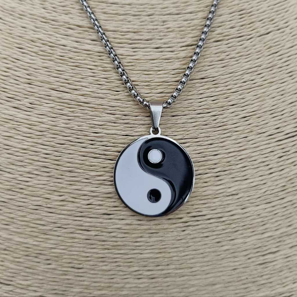 KALUNG LIONTIN TITANIUM PRIA MODEL BULAT YIN YANG
