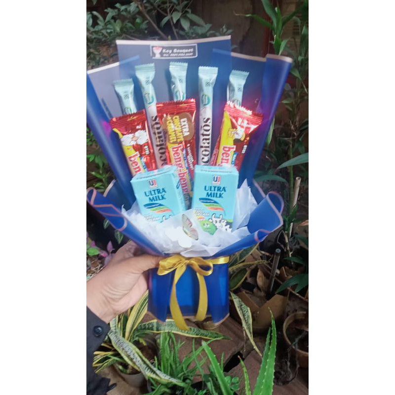 

Buket Snack Biru Hadiah Ulang Tahun/Wisuda