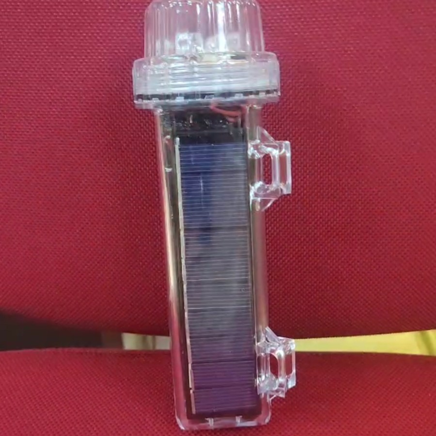 lampu kelip tenaga surya matahari