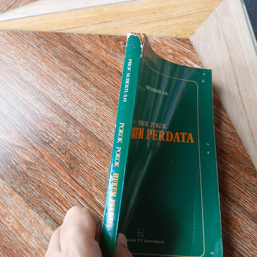 Buku Pokok Pokok Hukum Perdata