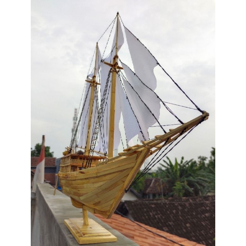 miniatur kapal pinisi stik es krim