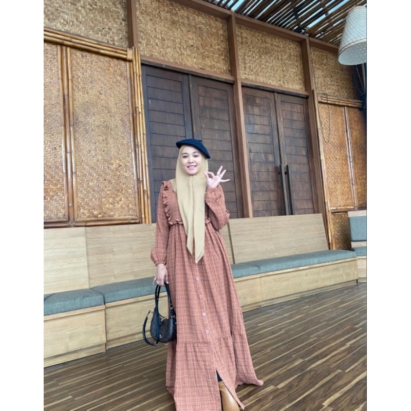 Yosaa dress  by Faaliza